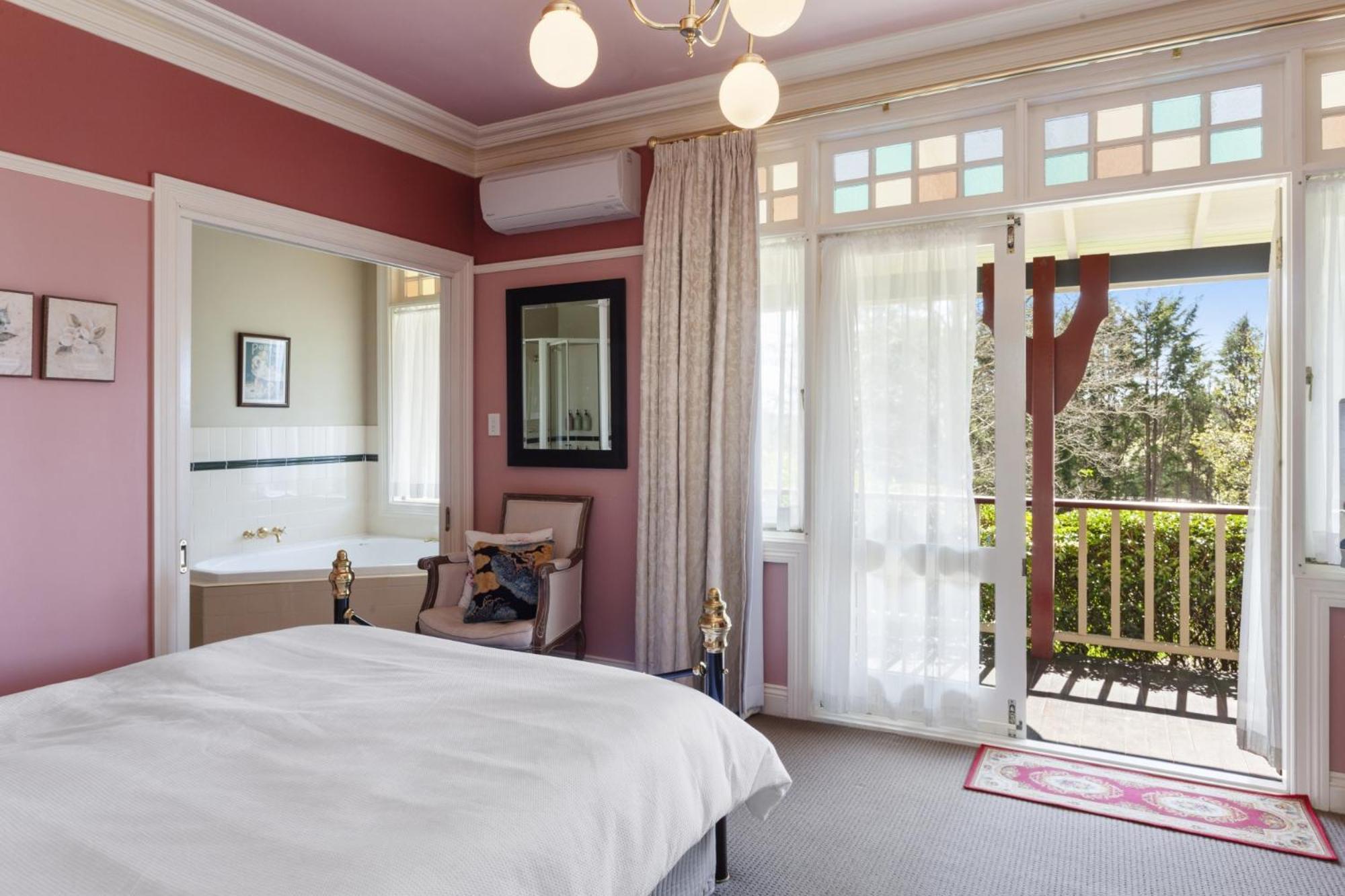 ليورا Bethany Manor B&B, Call Us For Cheapest Rates المظهر الخارجي الصورة